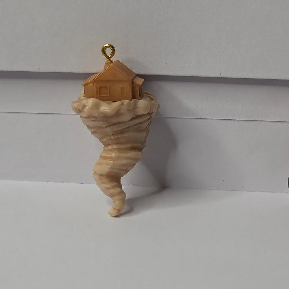 Hallmark Keepsake 2016 Wizard of Oz It's a Twister Miss Gulch Ornament Set Boxed